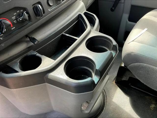 2016 Ford E-350 Cutaway E-350