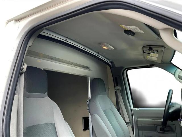 2016 Ford E-350 Cutaway E-350