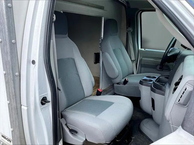 2016 Ford E-350 Cutaway E-350