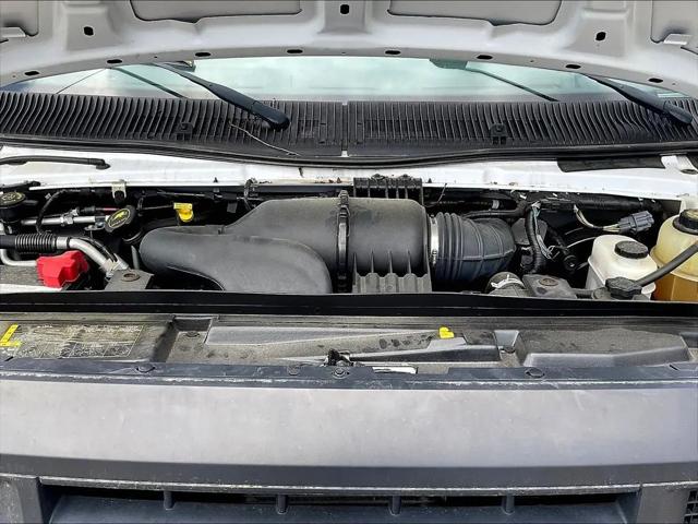 2016 Ford E-350 Cutaway E-350