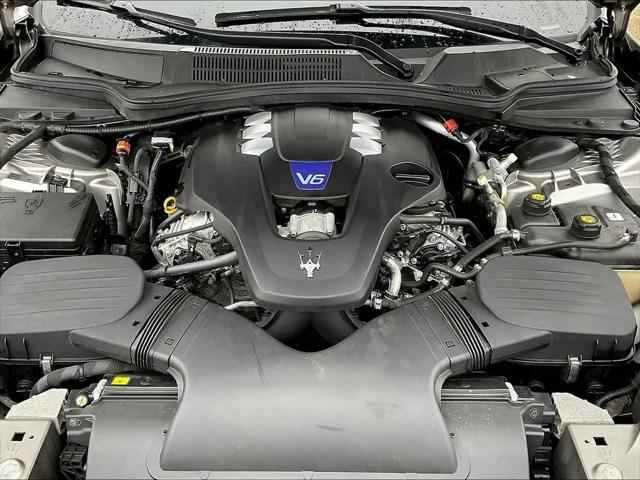 2022 Maserati Ghibli Modena Q4