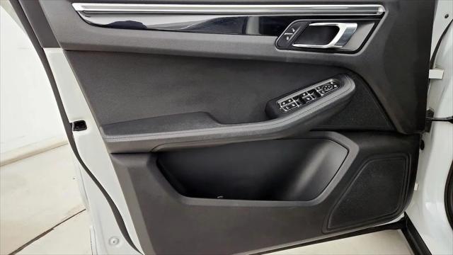 2017 Porsche Macan Macan