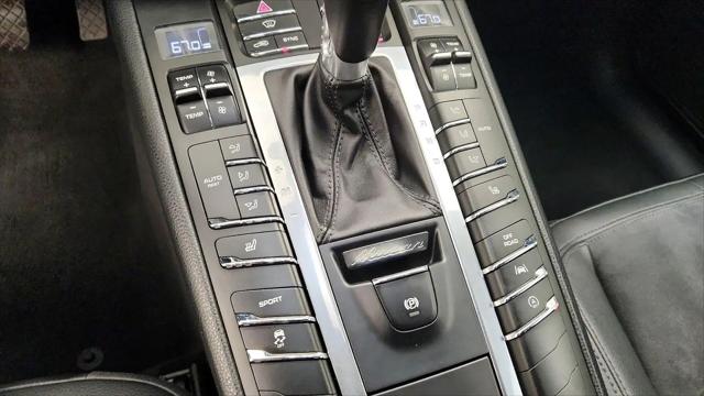 2017 Porsche Macan Macan