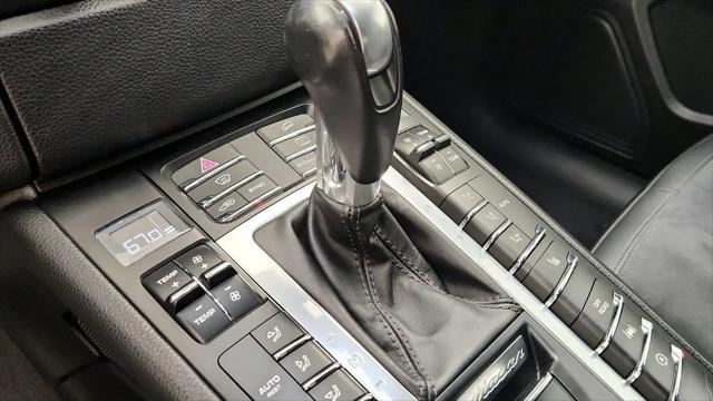 2017 Porsche Macan Macan