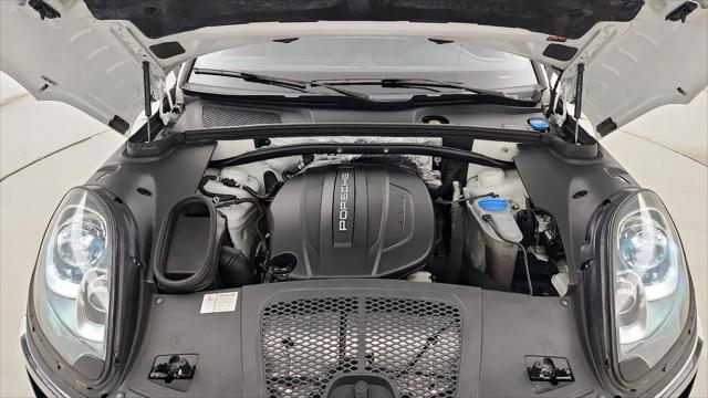 2017 Porsche Macan Macan