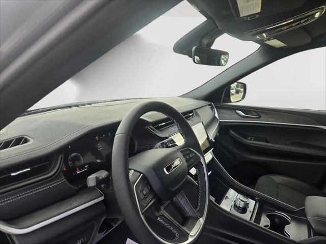 2026 Jeep Grand Cherokee L Altitude 4x2