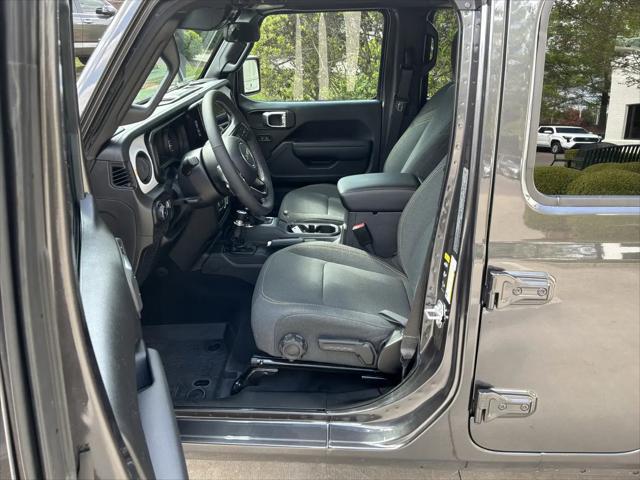 2025 Jeep Wrangler 4-Door Summit 4x4
