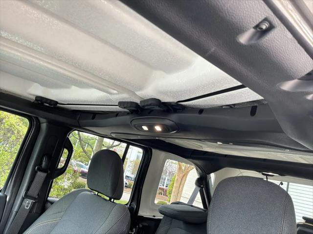 2025 Jeep Wrangler 4-Door Summit 4x4