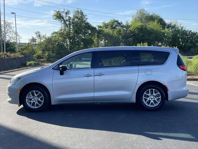 2024 Chrysler Voyager LX