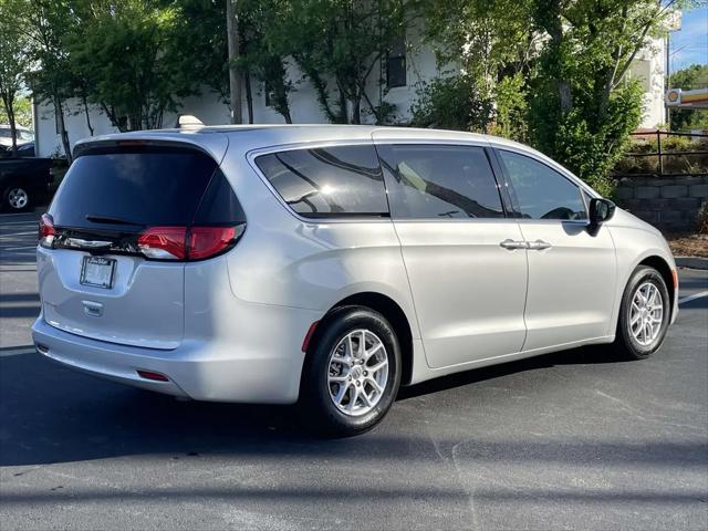 2024 Chrysler Voyager LX