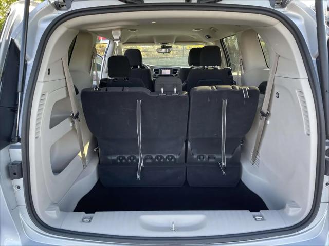 2024 Chrysler Voyager LX