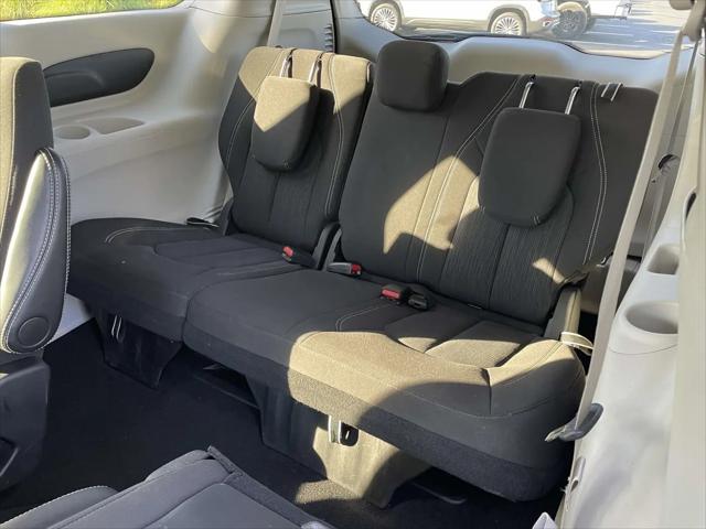 2024 Chrysler Voyager LX