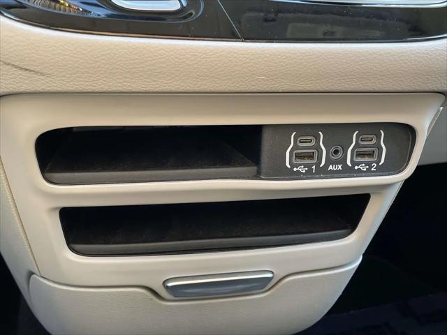 2024 Chrysler Voyager LX
