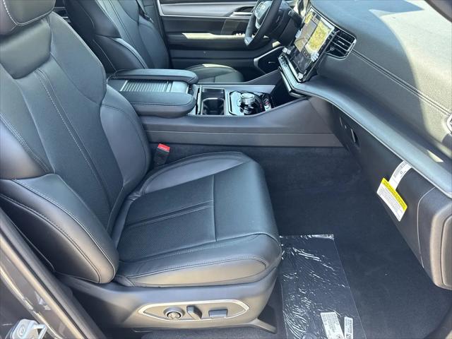 2026 Jeep Grand Wagoneer 4x2