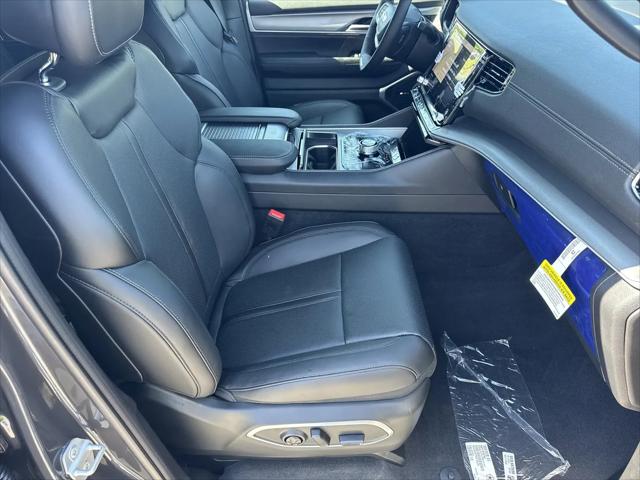 2026 Jeep Grand Wagoneer 4x2