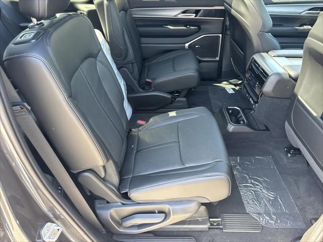 2026 Jeep Grand Wagoneer 4x2