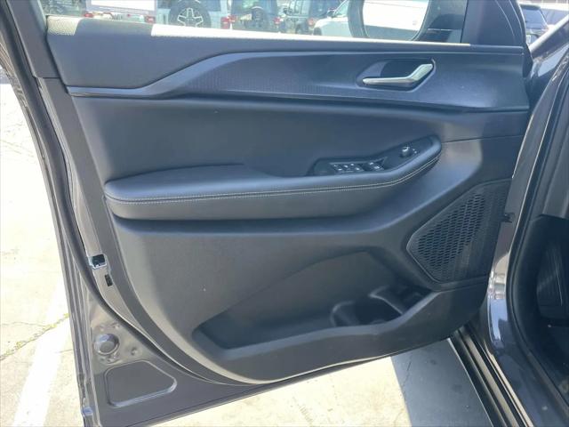 2026 Jeep Grand Cherokee L Laredo 4x2