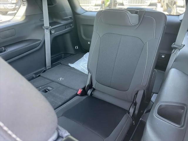 2026 Jeep Grand Cherokee L Laredo 4x2