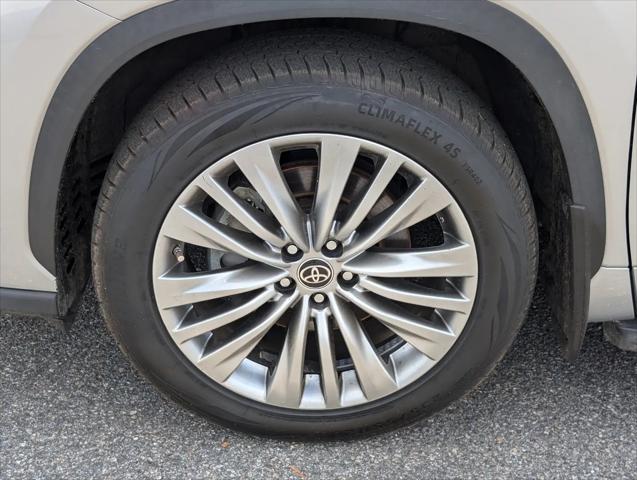 2023 Toyota Highlander Platinum