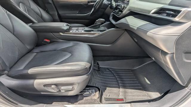 2023 Toyota Highlander Platinum