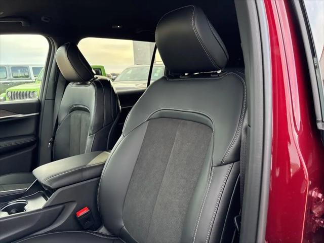 2026 Jeep Grand Cherokee L Altitude 4x4