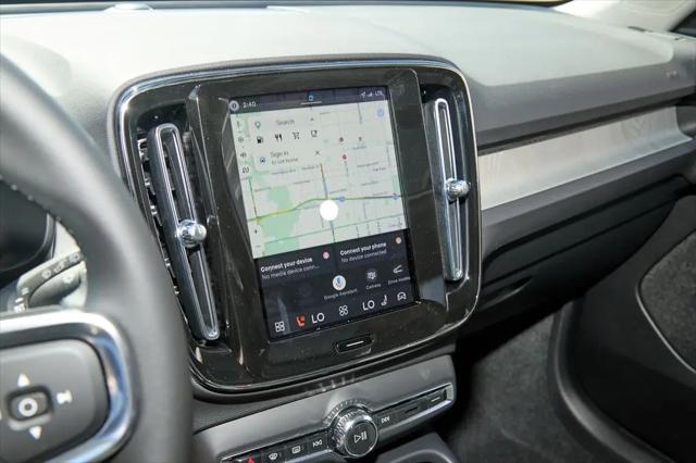 2026 Volvo XC40 Core, B5 AWD Gas (mild hybrid), Dark