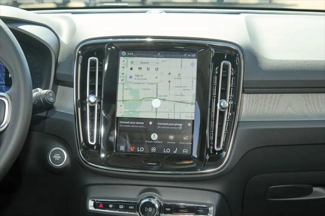 2026 Volvo XC40 Core, B5 AWD Gas (mild hybrid), Dark