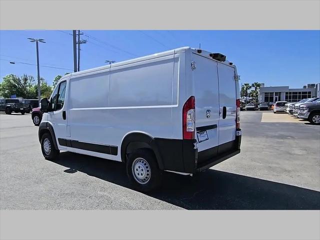 2025 Ram ProMaster 2500 Cargo Van Tradesman Low Roof 136" WB w/Pass Seat