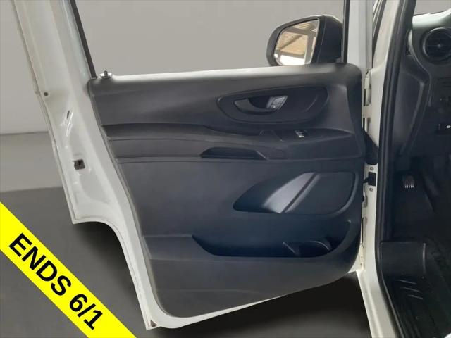 2016 Mercedes-Benz Metris Standard