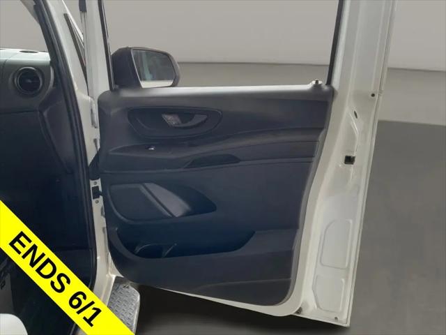 2016 Mercedes-Benz Metris Standard