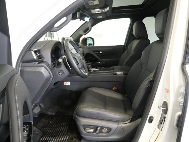 2025 Lexus LX Overtrail