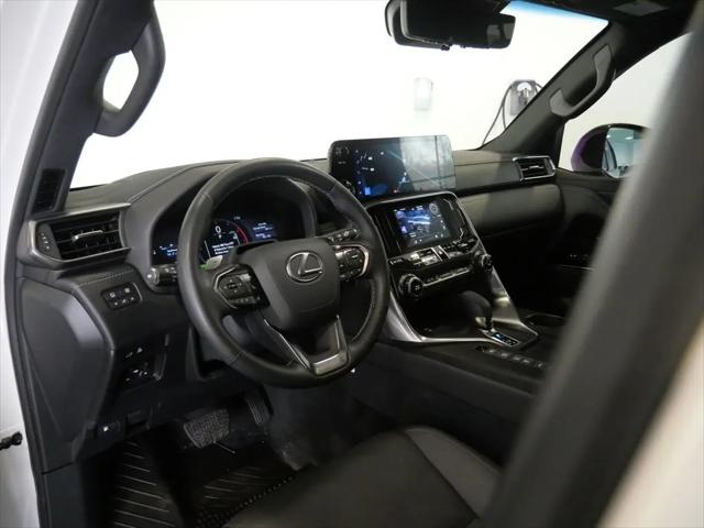 2025 Lexus LX Overtrail