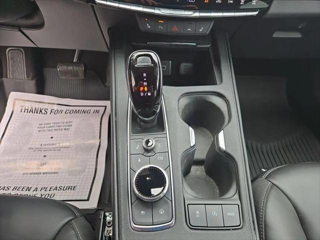 2025 Cadillac XT4 AWD Premium Luxury