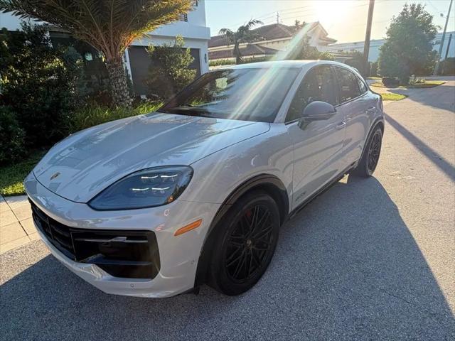 2025 Porsche Cayenne GTS