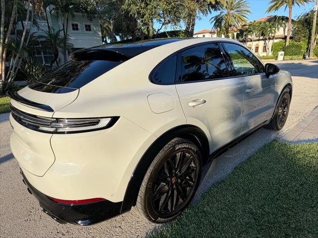 2025 Porsche Cayenne GTS