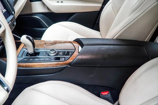 2017 Maserati Levante Standard