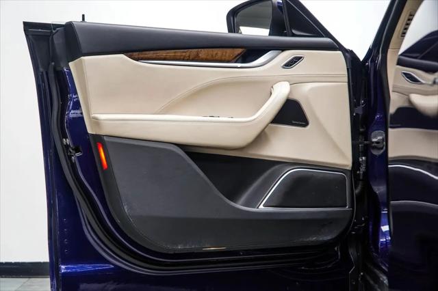 2017 Maserati Levante Standard