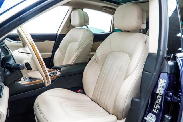 2017 Maserati Levante Standard