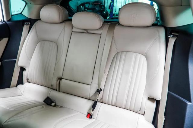 2017 Maserati Levante Standard