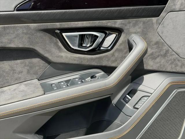 2023 Lamborghini Urus S