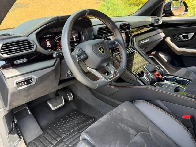 2023 Lamborghini Urus S