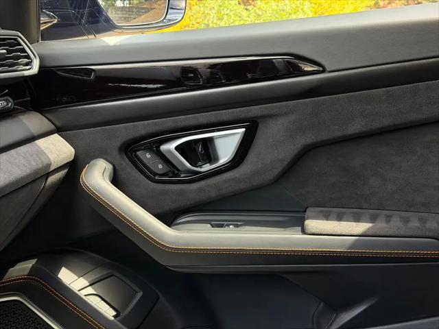 2023 Lamborghini Urus S