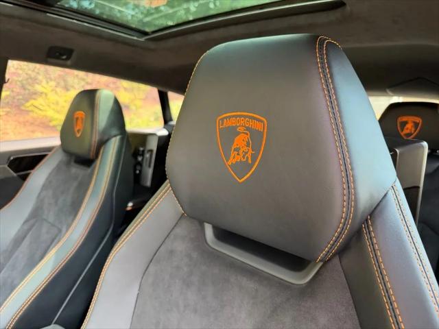 2023 Lamborghini Urus S