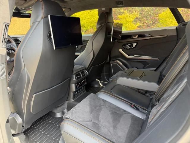 2023 Lamborghini Urus S