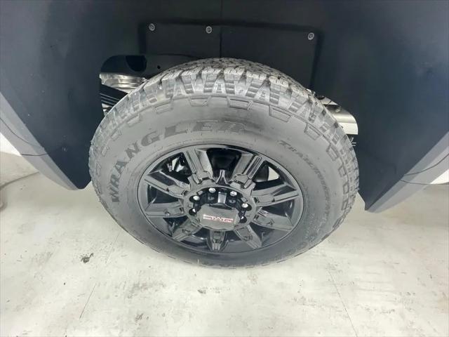 2026 GMC Sierra 2500HD Crew Cab, Standard Bed, AT4, 4WD