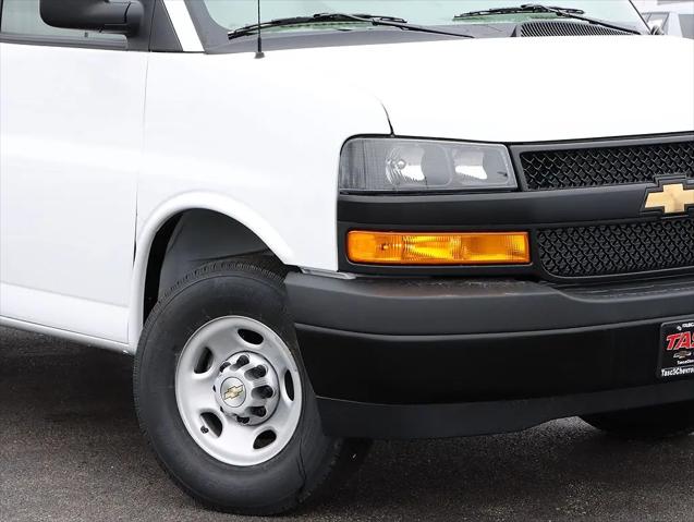 2026 Chevrolet Express Cargo Van 2500 Regular Wheelbase, WT, RWD