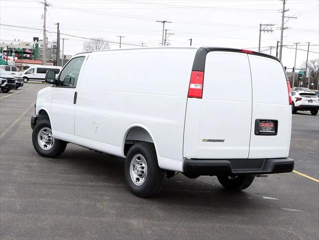 2026 Chevrolet Express Cargo Van 2500 Regular Wheelbase, WT, RWD