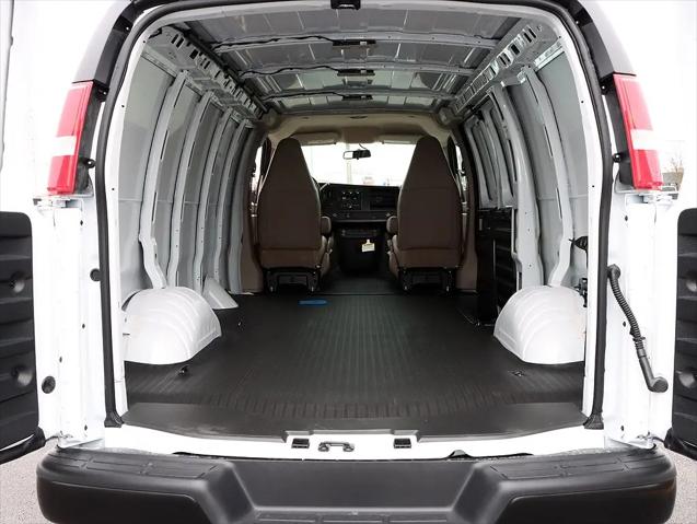 2026 Chevrolet Express Cargo Van 2500 Regular Wheelbase, WT, RWD