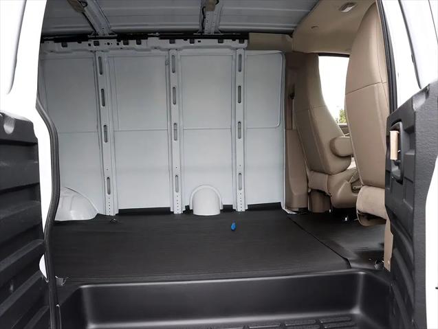 2026 Chevrolet Express Cargo Van 2500 Regular Wheelbase, WT, RWD