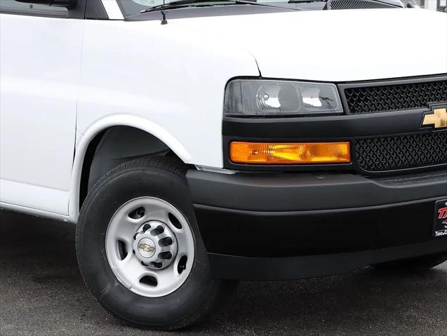 2026 Chevrolet Express Cargo Van 2500 Regular Wheelbase, WT, RWD